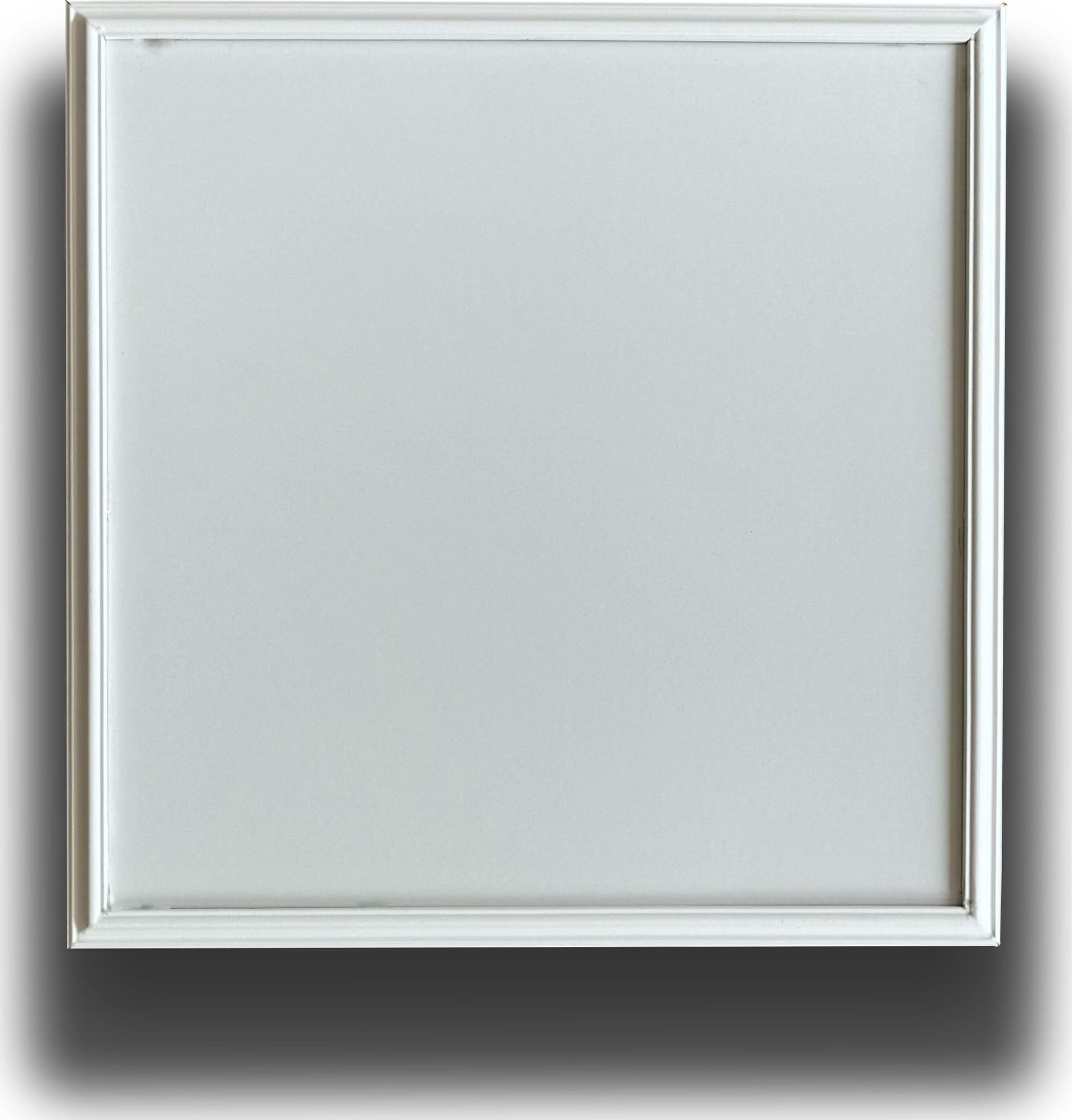 Profilo Bugna per Boiserie in Legno Massello di Ayous Bianco Laccato 30x18 mm con Gola 4x6 mm – Barra da 2,25 m - 9