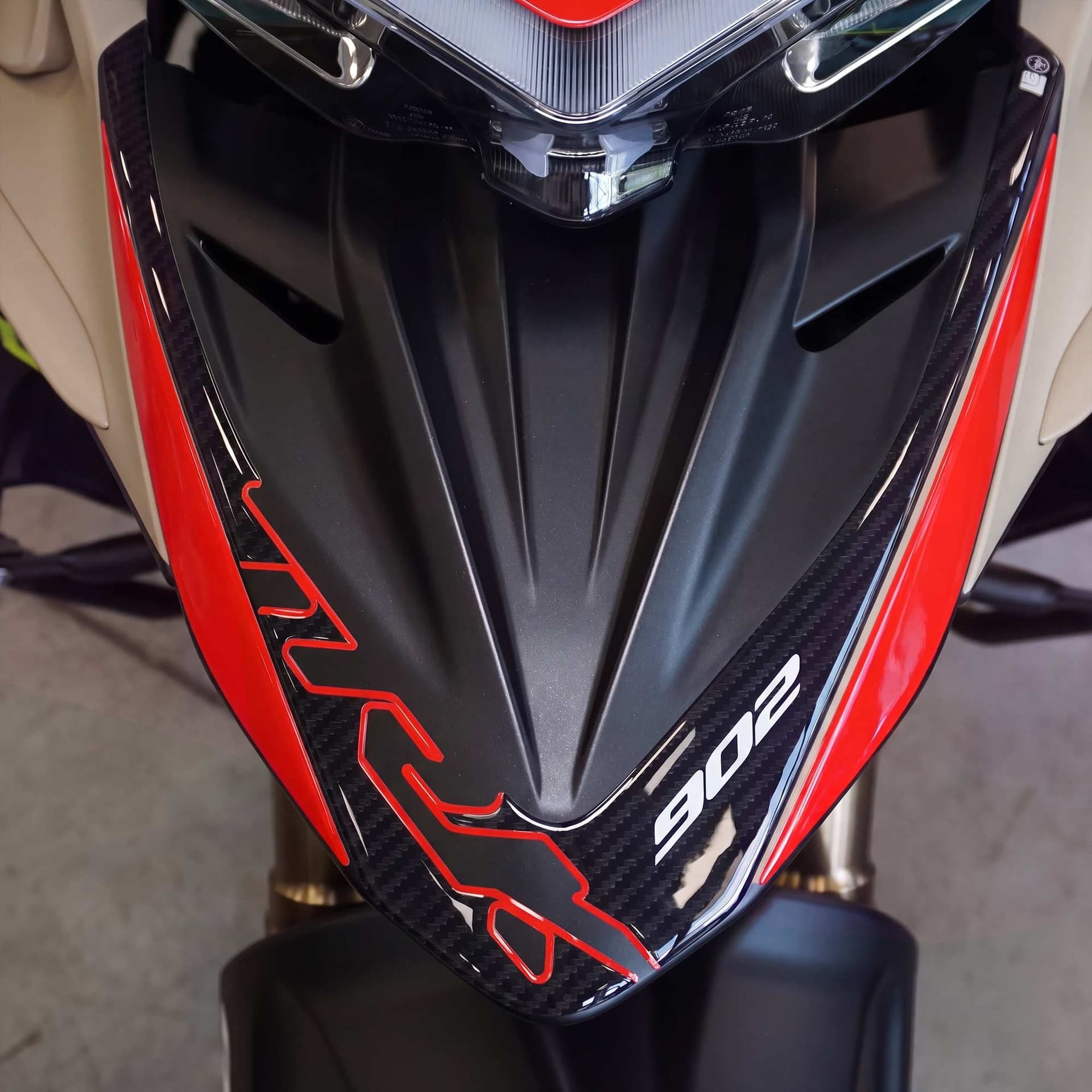 Adesivo Becco Frontale moto compatibile con Benelli TRK 902 Xplorer 2026 - 8