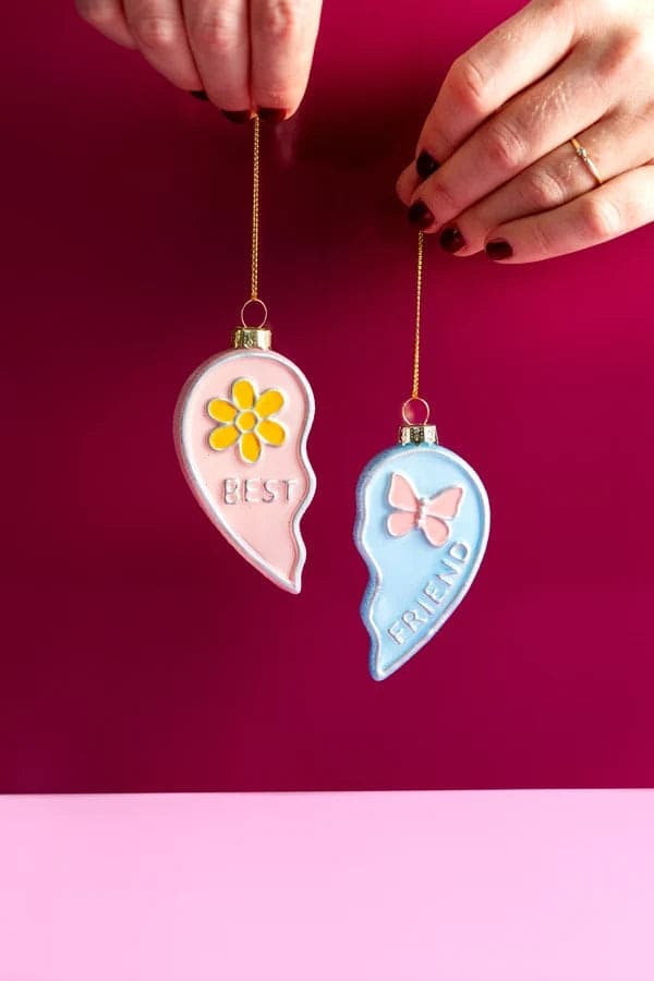 Set 2 Decorazioni Natalizie Cuore Best Friends in Vetro Rosa e Azzurro da Appendere, Addobbi per Albero di Natale, 10 cm - 3