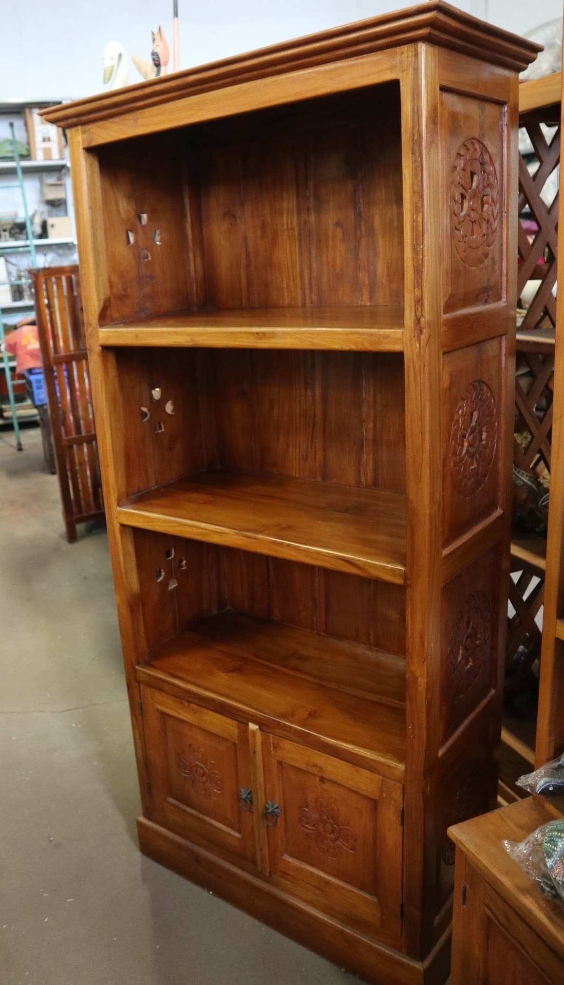 Libreria Etnica in Teak Massello con Intarsi Floreali Scolpiti a Mano – 87x41x180 cm - 3