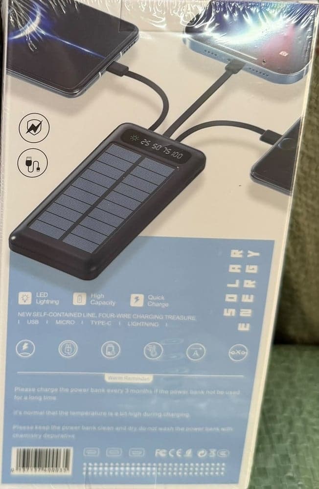 POWER BANK SOLARE 30000MAH CON 4 CAVI INTEGRATI TORCIA LED RICARICA RAPIDA 2.1A PORTATILE - 3