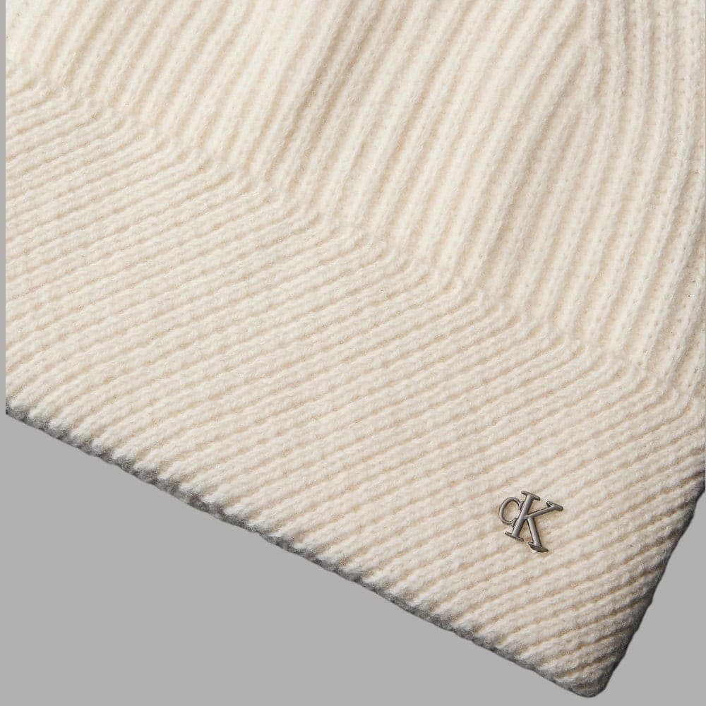 Berretto Calvin Klein in lana a coste con monogramma CK - 6
