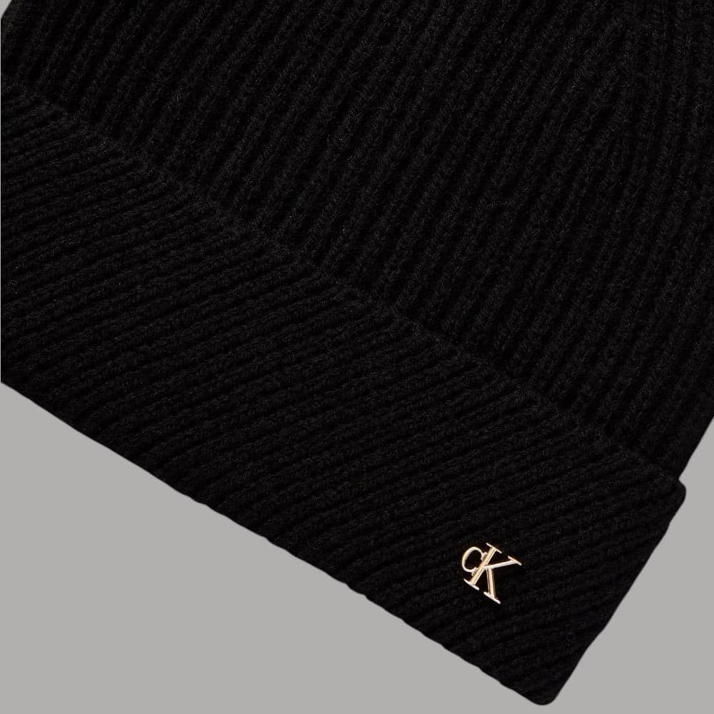 Berretto Calvin Klein in lana a coste con monogramma CK - 9