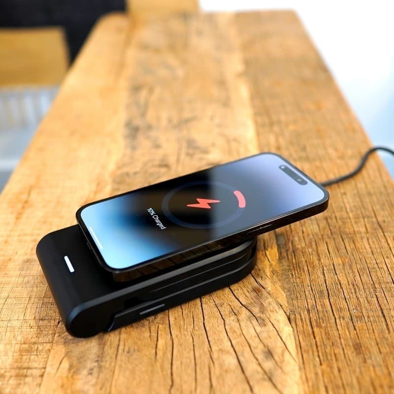 STM ChargeTree MAG - 3-in-1 mobile wireless charger with MagSafe (black) - 9