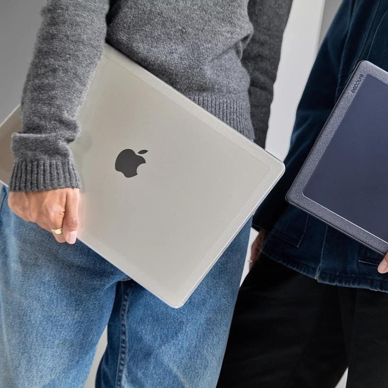 Incase Edge Hardshell Case - Case for MacBook Pro 16" (M4/M3/M2/M1/2024-2021) (Clear) - 9