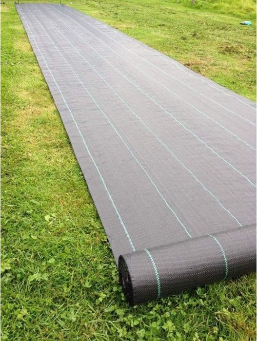 Telo professionale per pacciamatura anti alga/ erbacce in polipropilene 210cm x 40m - 100gr/mq in Barriere di tessuto per erbacce CarrelloDigitale.it - Seclì, commercioVirtuoso.it
