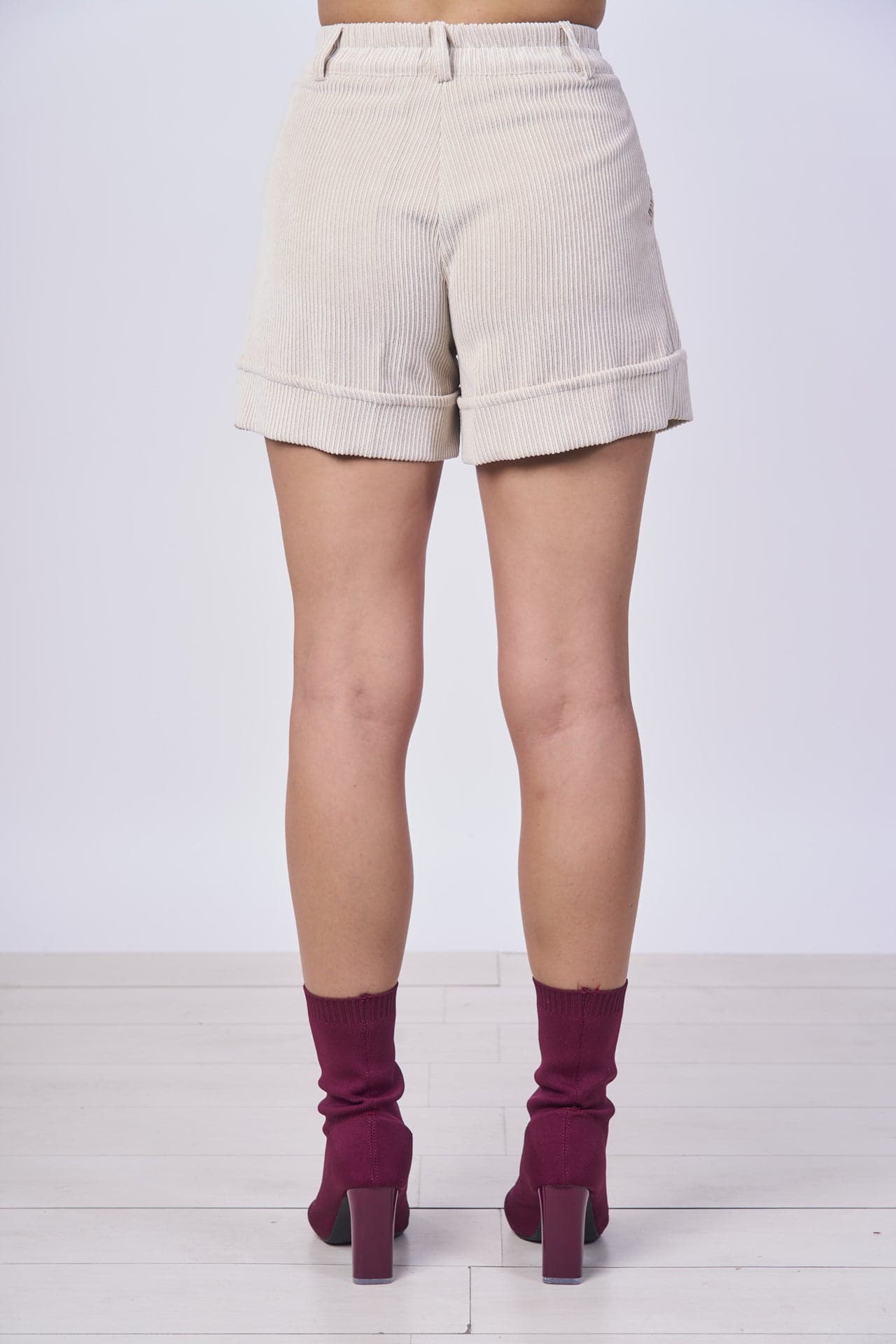Short Velluto costa larga in Pantaloncini Kanal 32 - Santa Maria di Licodia, commercioVirtuoso.it