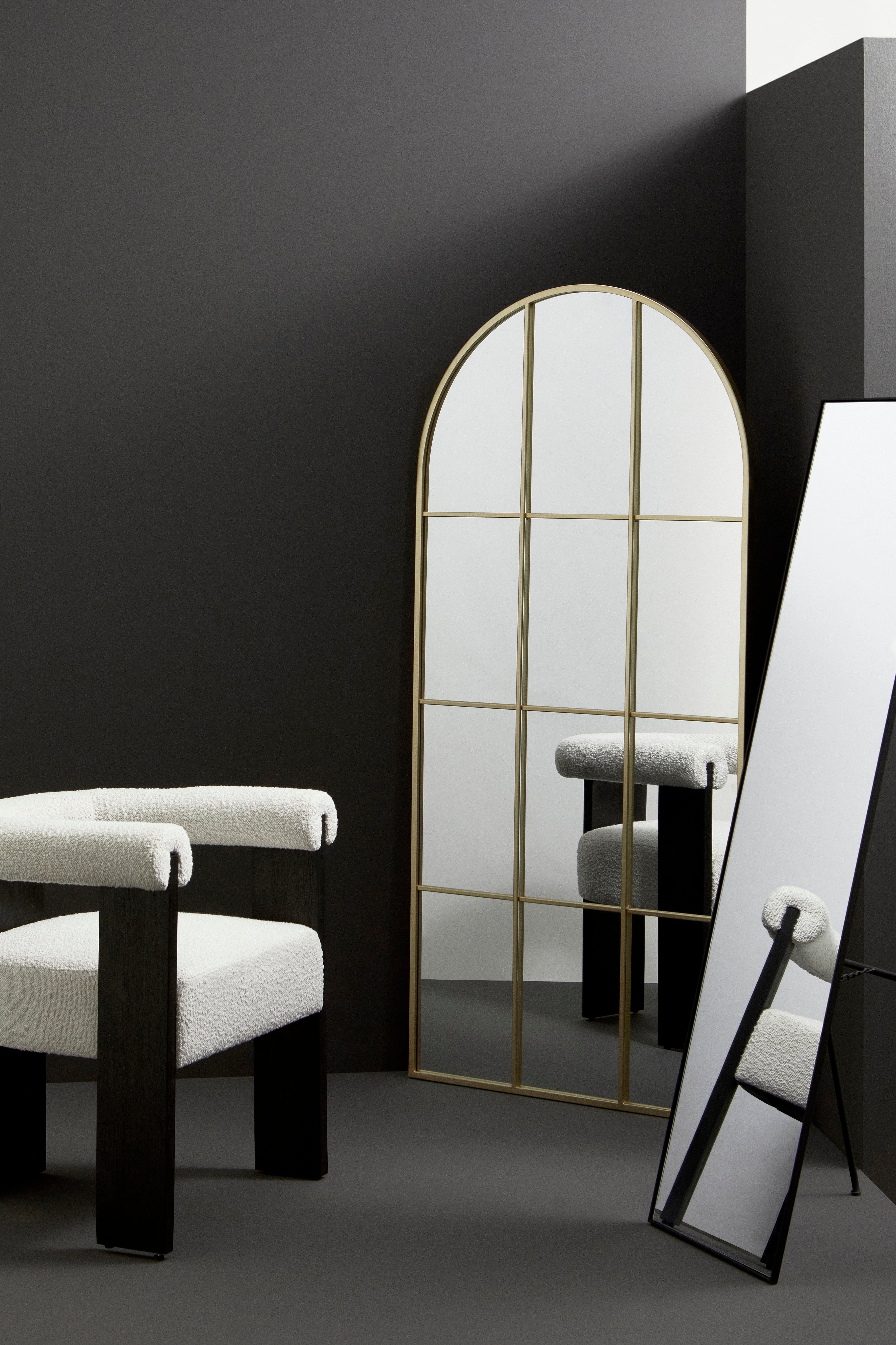 Specchio con cornice in metallo "Window" con piedistallo h 80x2,5x170 cm in Specchi da parete Decor Space - Altamura, commercioVirtuoso.it