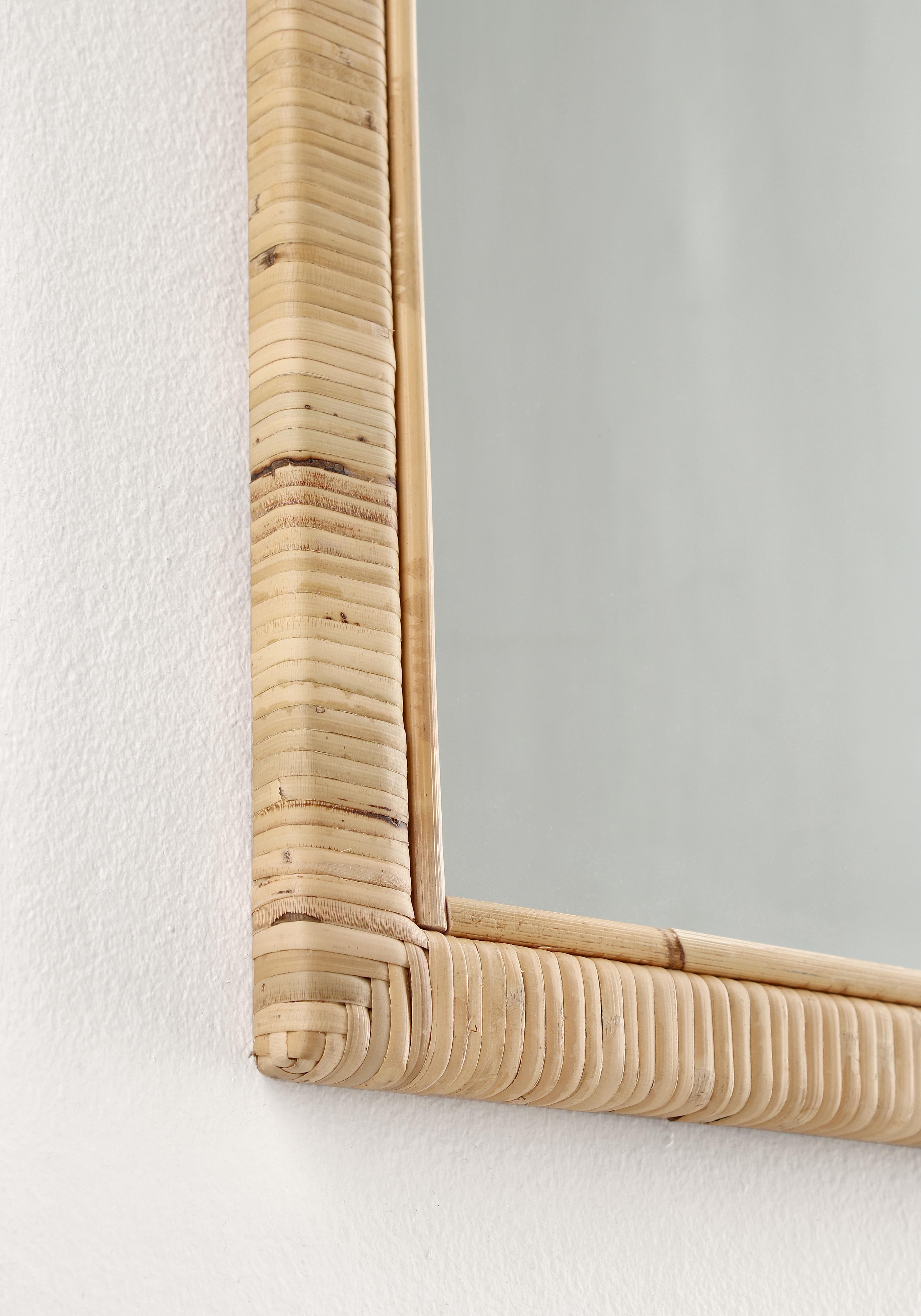 Specchio con cornice in mdf "Hakima" in Specchi da parete Decor Space - Altamura, commercioVirtuoso.it