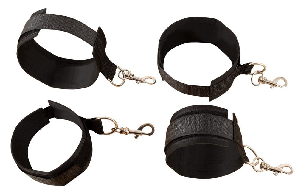 Bondge kit letto Fetish Fantasy Polsiere Cavigliere Blindfold Regolabile nero in prodotto Erosdom - Palmi, commercioVirtuoso.it