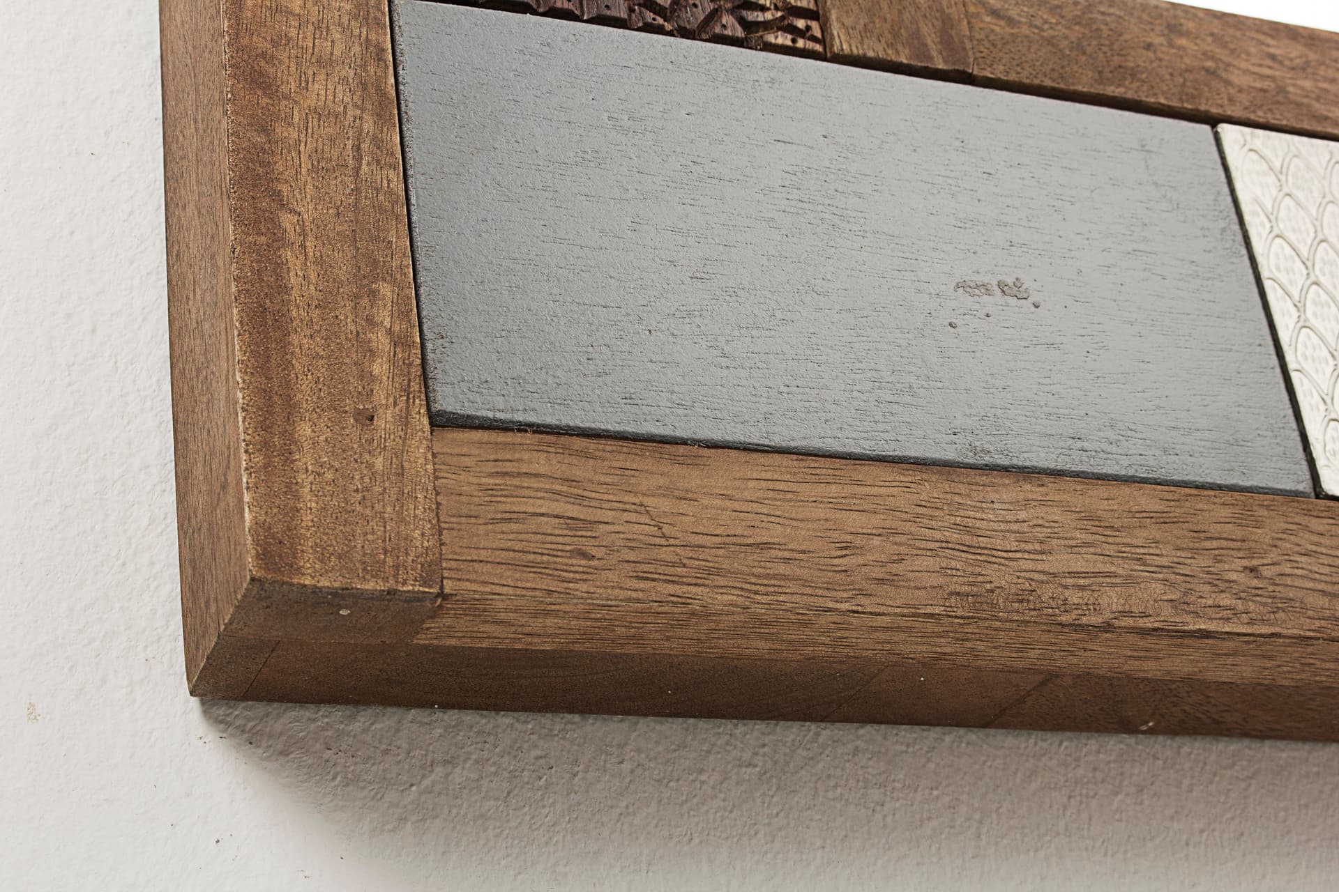 Specchio con cornice in legno "Dhaval" h 100a - 4b - 70 cm in Specchi da parete Decor Space - Altamura, commercioVirtuoso.it