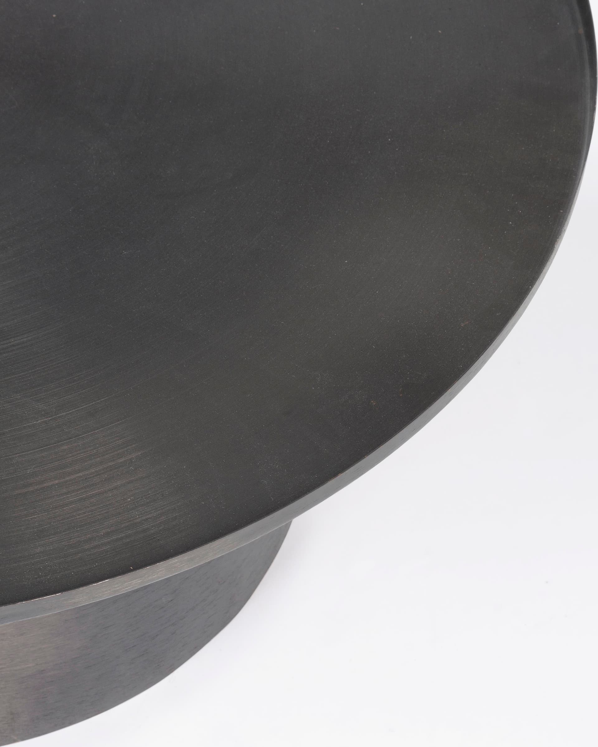 Tavolino per salotto moderno "Kalpita " Ø 80 cm in acciaio con finitura Nera in Console e tavoli da divano Decor Space - Altamura, commercioVirtuoso.it
