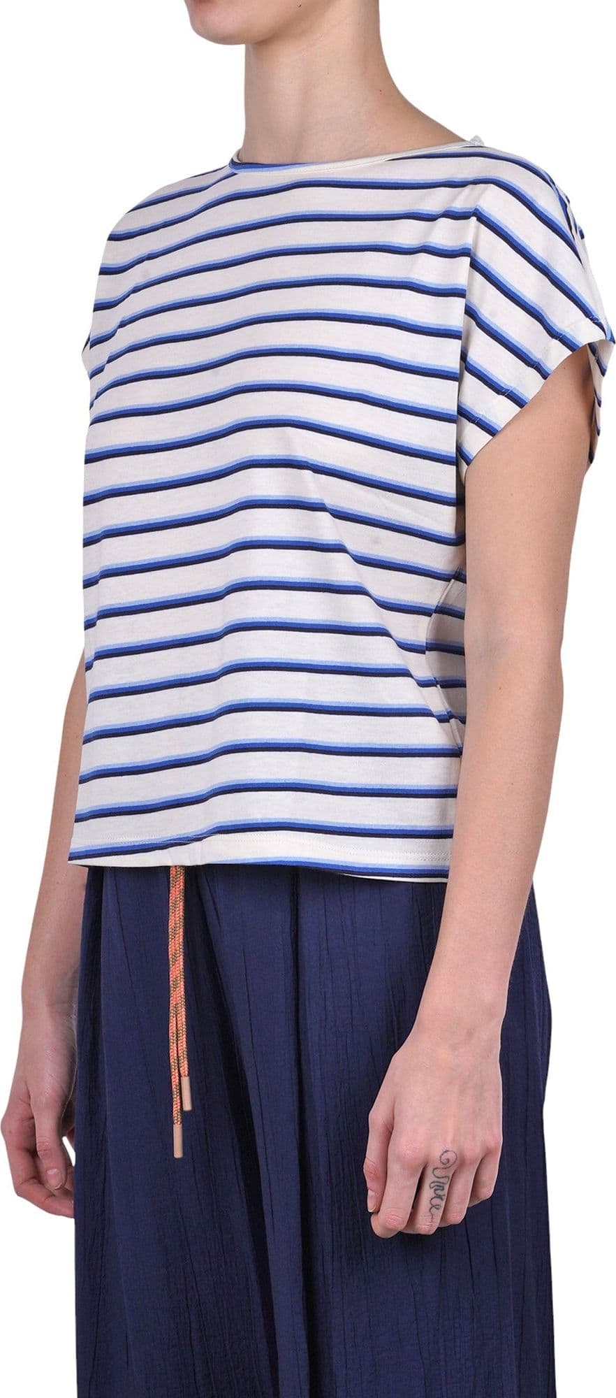 MeME ROAD Meme Road - T-shirt - 470257 - Panna/Blu da donna in T-Shirt Drestige - Casamassima, commercioVirtuoso.it