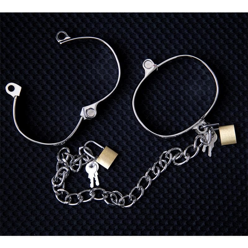 Cavigliere in metallo Fetish addict con lucchetti catena donna 8 x 7 cm argento in prodotto Erosdom - Palmi, commercioVirtuoso.it