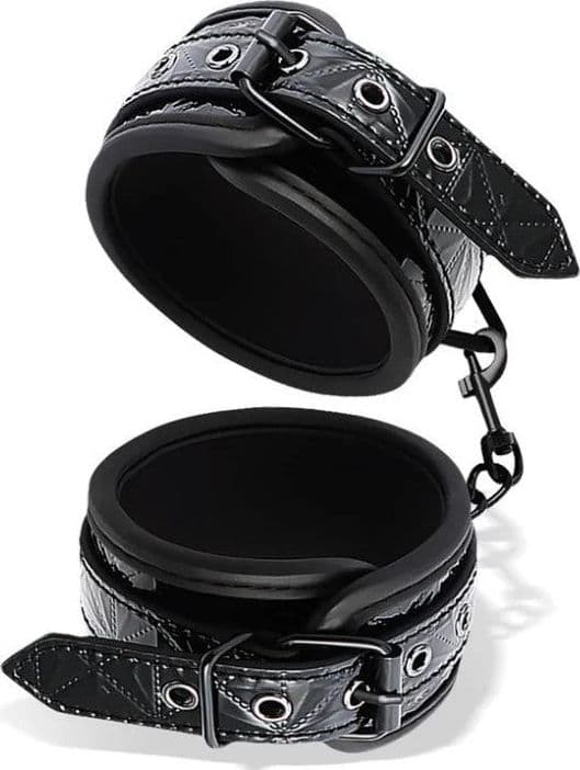 Sapphire cavigliere bondage vegano nere imbottite catena BDSM fetish in prodotto Erosdom - Palmi, commercioVirtuoso.it