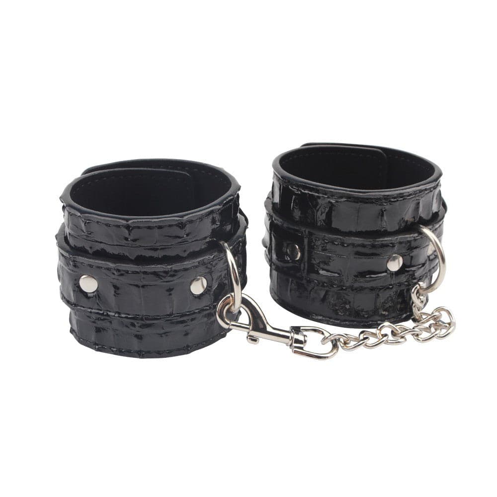 Behave ! luxury fetish Manette Premium rosse e nere cuffs bondage sadomaso in prodotto Erosdom - Palmi, commercioVirtuoso.it