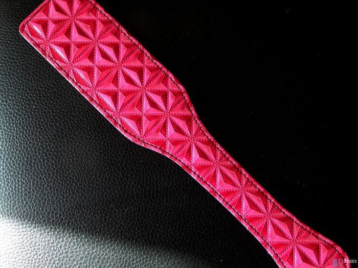 Sculacciatore Premium paddle rosso 34 cm pelle fetish bondage BDSM sadomaso in prodotto Erosdom - Palmi, commercioVirtuoso.it