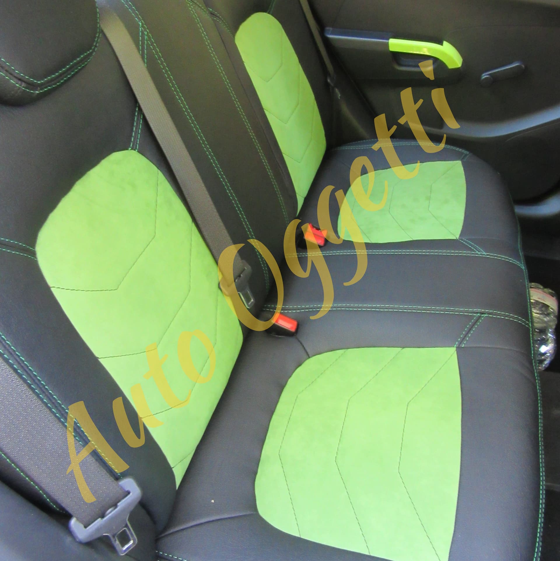 Coprisedili di classe Premium per Chevrolet Aveo Berlina T300 (2012+) in Set per interni Autooggetti.it - Roma, commercioVirtuoso.it