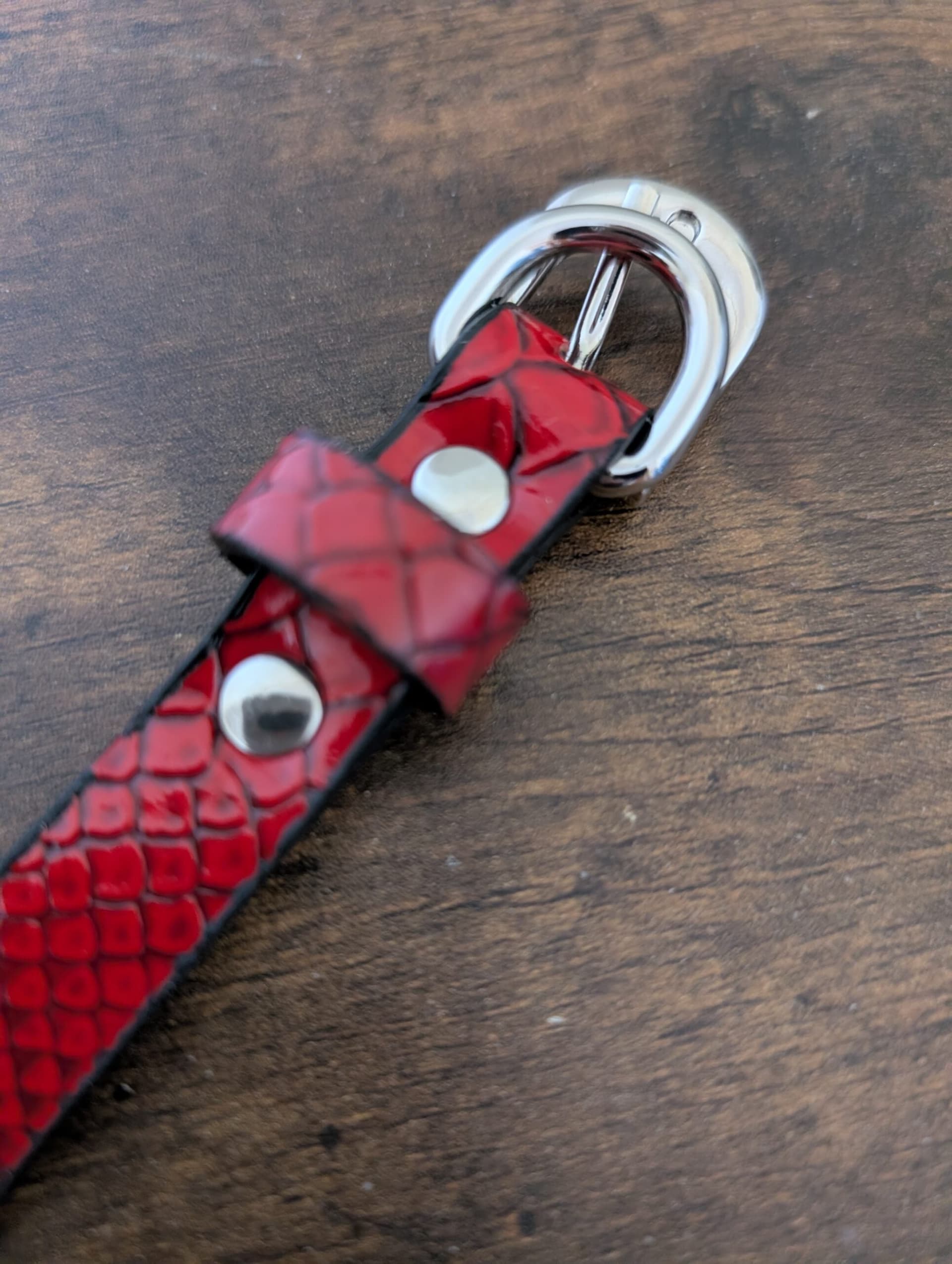 Collare donna con guinzaglio Fetish Love rosso bondage fetish BDSM pelle PU in prodotto Erosdom - Palmi, commercioVirtuoso.it