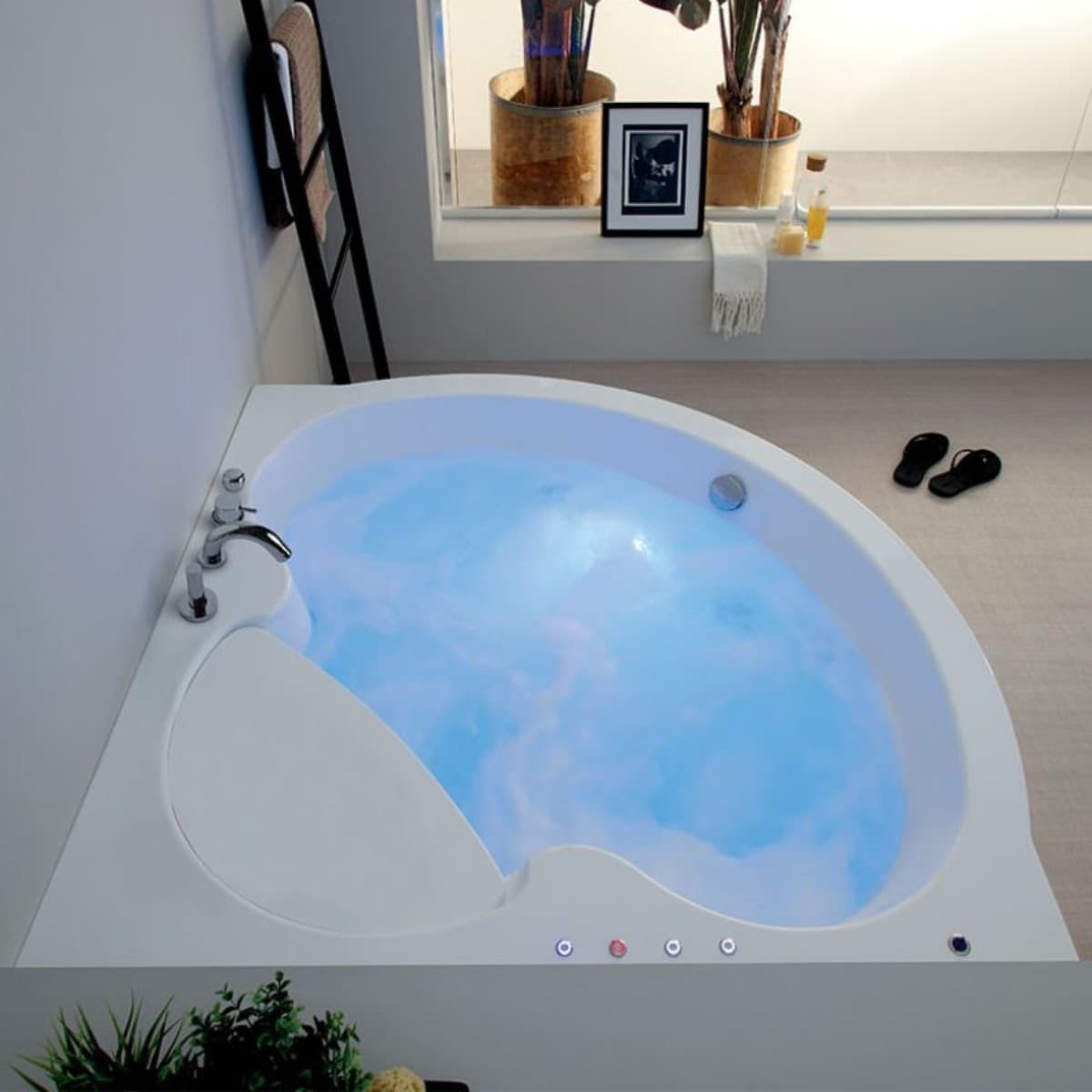 Vasca da Bagno Angolare Fantasy Dimensioni 135x135x55 in Box doccia StileBagno - Roma, commercioVirtuoso.it