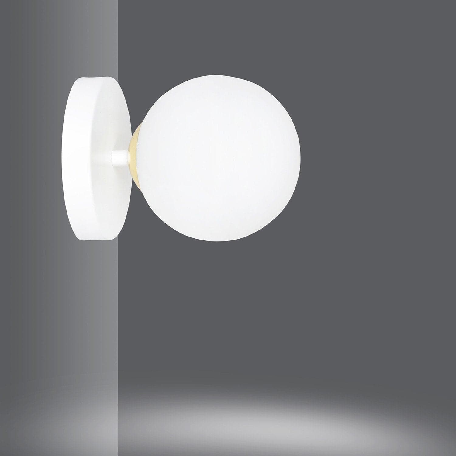 Applique A 1 Luce Floki In Acciaio Bianco E Sfera In Vetro Bianco E Oro in Applique LuceArt - Montecorvino Pugliano, commercioVirtuoso.it