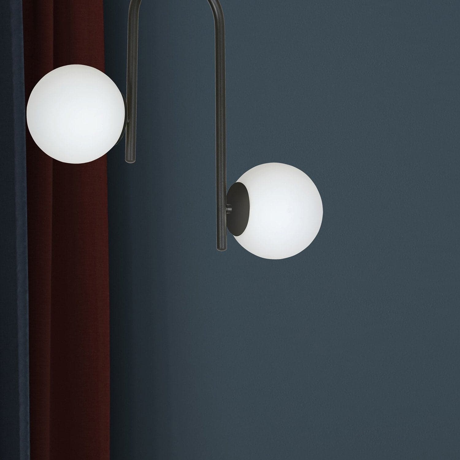 Lampadario 2 Luci Kalf In Acciaio Nero A Bracci E Sfere In Vetro Opalino in Lampade a sospensione LuceArt - Montecorvino Pugliano, commercioVirtuoso.it