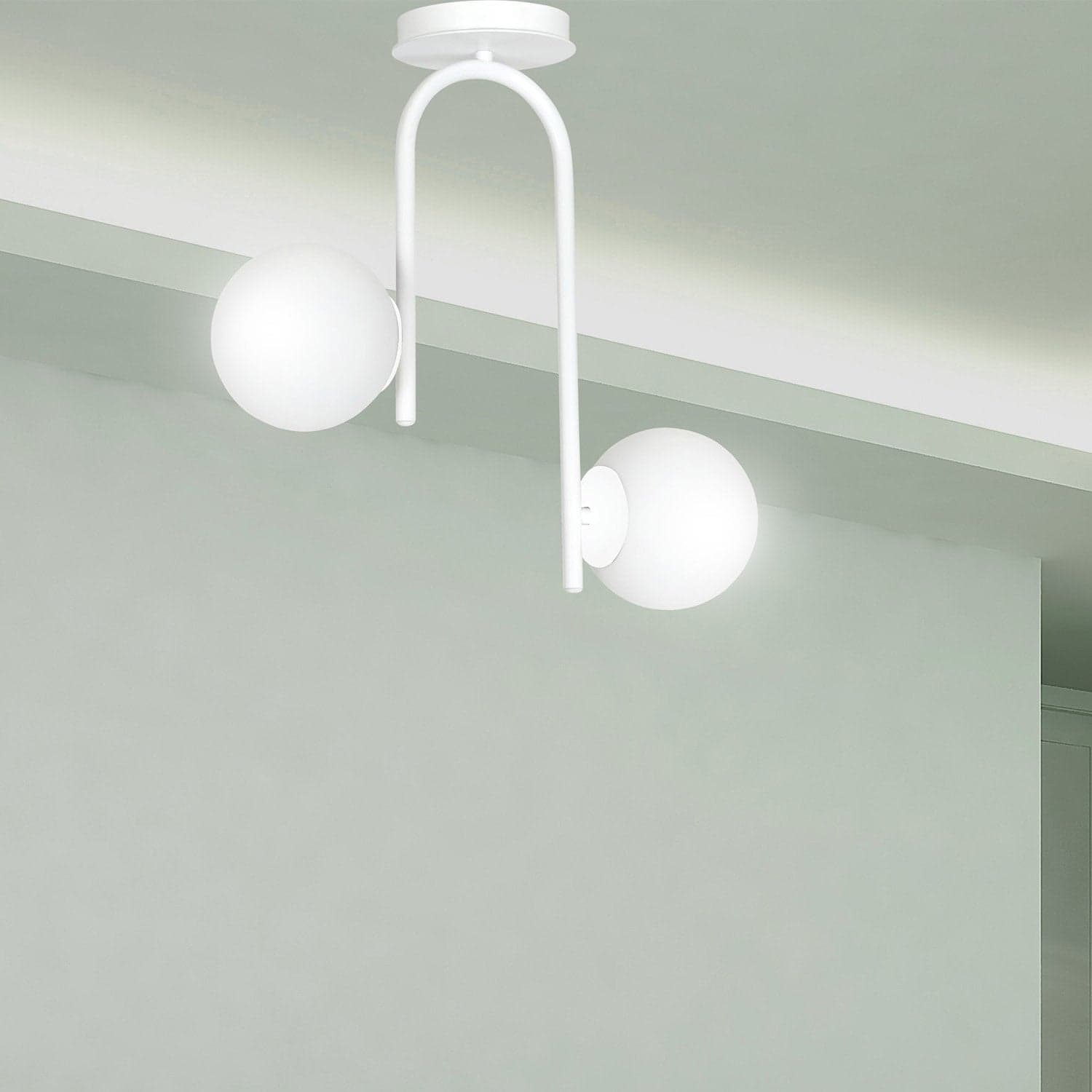 Lampadario 2 Luci Kalf In Acciaio Bianco A Bracci E Sfere In Vetro Opalino in Lampade a sospensione LuceArt - Montecorvino Pugliano, commercioVirtuoso.it