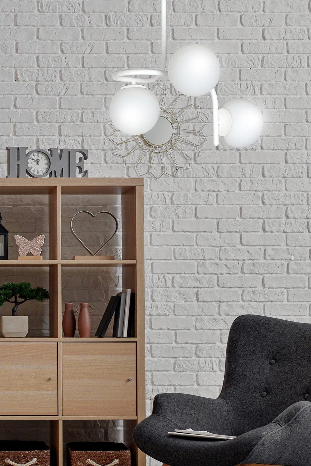 Lampadario 3 Luci Kalf In Acciaio Bianco A Bracci E Sfere In Vetro Opalino in Lampade a sospensione LuceArt - Montecorvino Pugliano, commercioVirtuoso.it