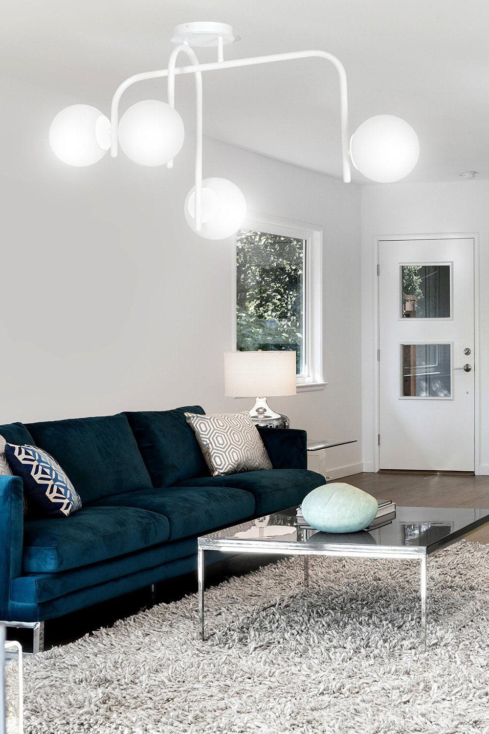 Lampadario 4 Luci Kalf In Acciaio Bianco A Bracci E Sfere In Vetro Opalino in Lampade a sospensione LuceArt - Montecorvino Pugliano, commercioVirtuoso.it