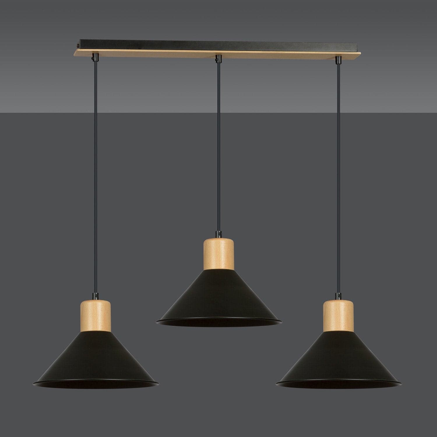 Sospensione Nordica 3 Luci Rowen In Acciaio Nero E Legno in Lampade a sospensione LuceArt - Montecorvino Pugliano, commercioVirtuoso.it