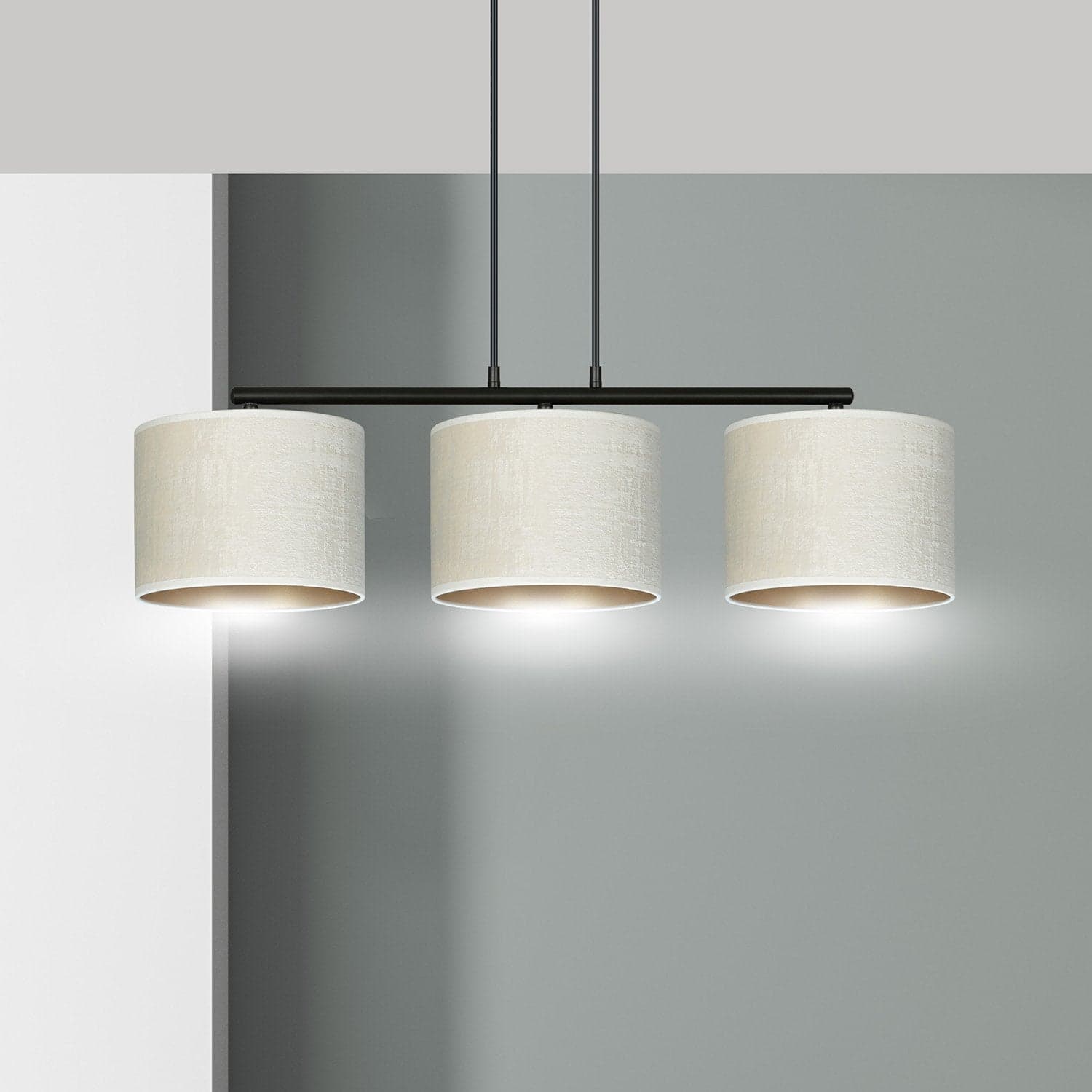 Lampadario 3 Luci Hilde In Acciaio Nero E Paralumi In Tessuto Beige in Lampade a sospensione LuceArt - Montecorvino Pugliano, commercioVirtuoso.it