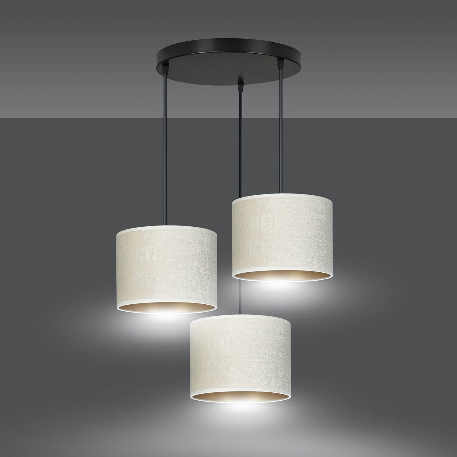 Lampadario Tondo 3 Luci Hilde In Acciaio Nero E Paralumi In Tessuto Beige in Lampade a sospensione LuceArt - Montecorvino Pugliano, commercioVirtuoso.it