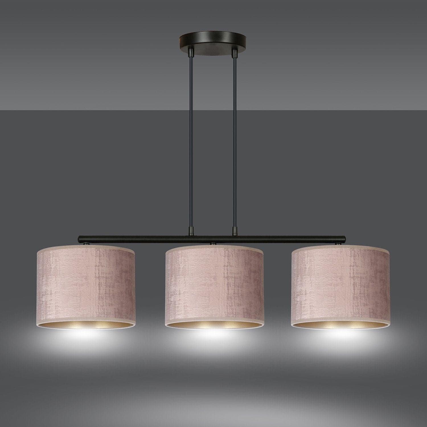 Lampadario 3 Luci Hilde In Acciaio Nero E Paralumi In Tessuto Rosa in Lampade a sospensione LuceArt - Montecorvino Pugliano, commercioVirtuoso.it