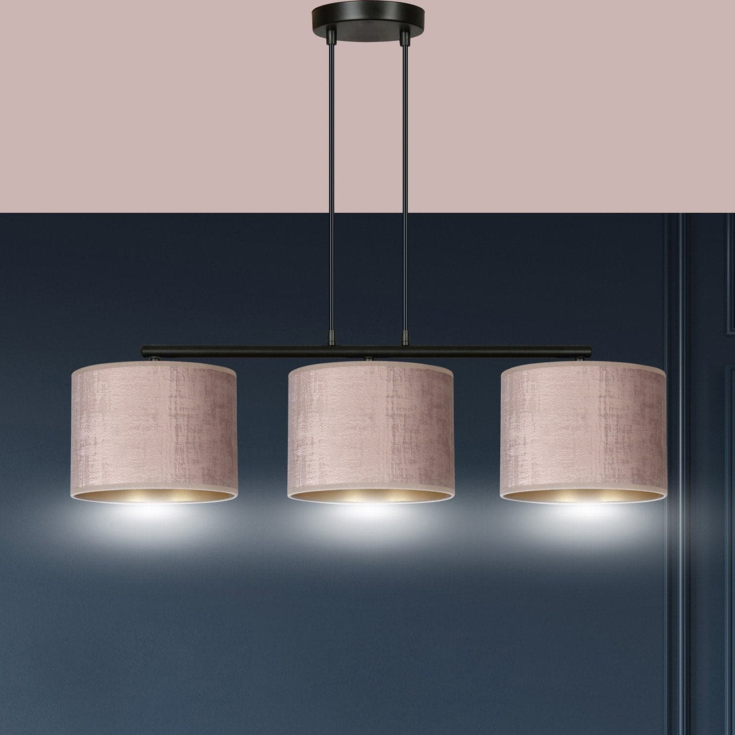 Lampadario 3 Luci Hilde In Acciaio Nero E Paralumi In Tessuto Rosa in Lampade a sospensione LuceArt - Montecorvino Pugliano, commercioVirtuoso.it