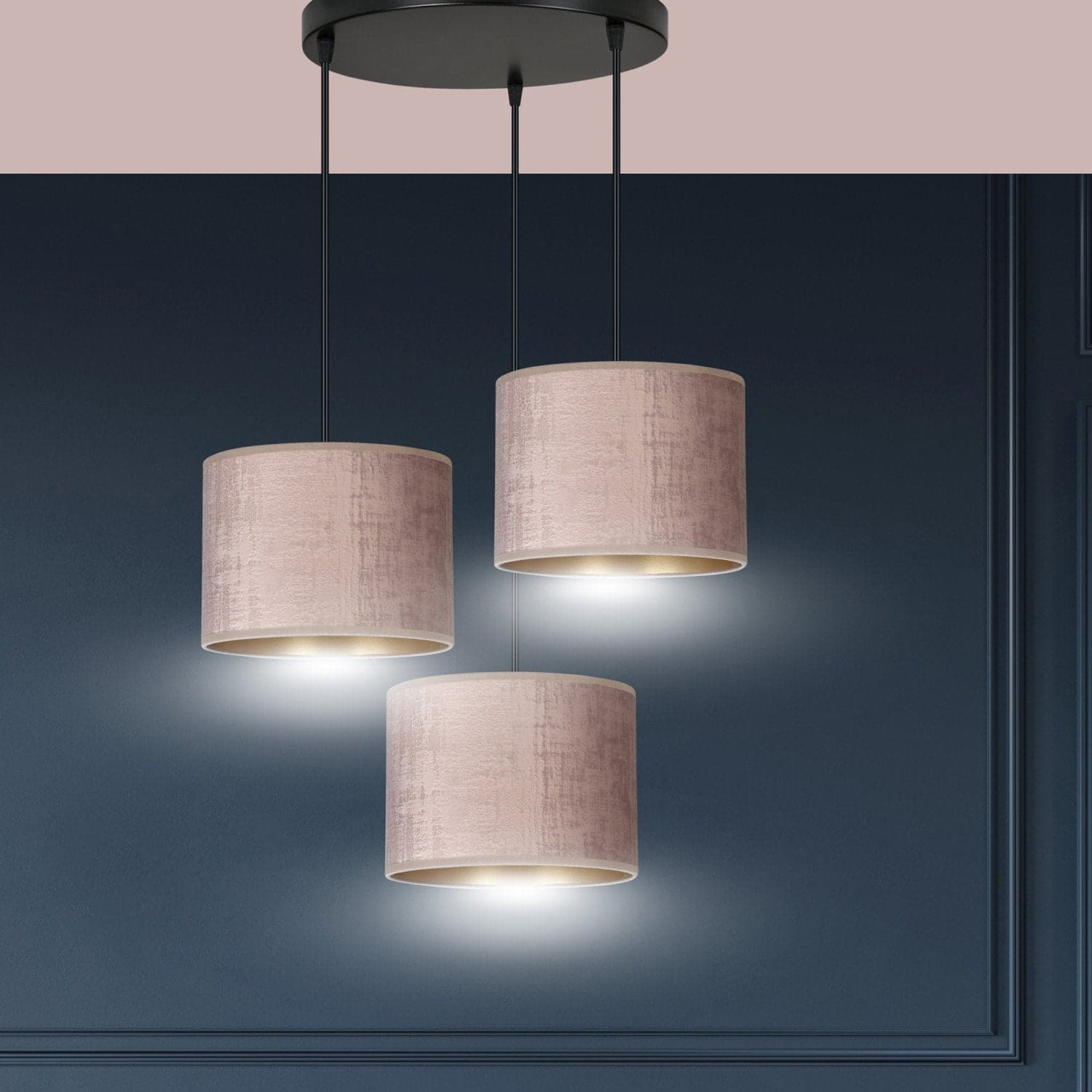 Lampadario Tondo 3 Luci Hilde In Acciaio Nero E Paralumi In Tessuto Rosa in Lampade a sospensione LuceArt - Montecorvino Pugliano, commercioVirtuoso.it