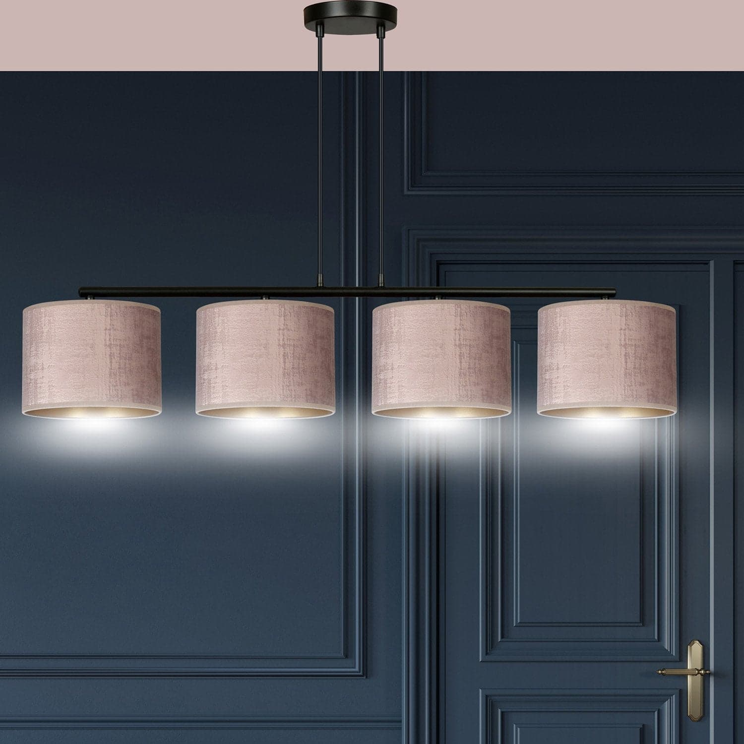 Lampadario 4 Luci Hilde In Acciaio Nero E Paralumi In Tessuto Rosa in Lampade a sospensione LuceArt - Montecorvino Pugliano, commercioVirtuoso.it