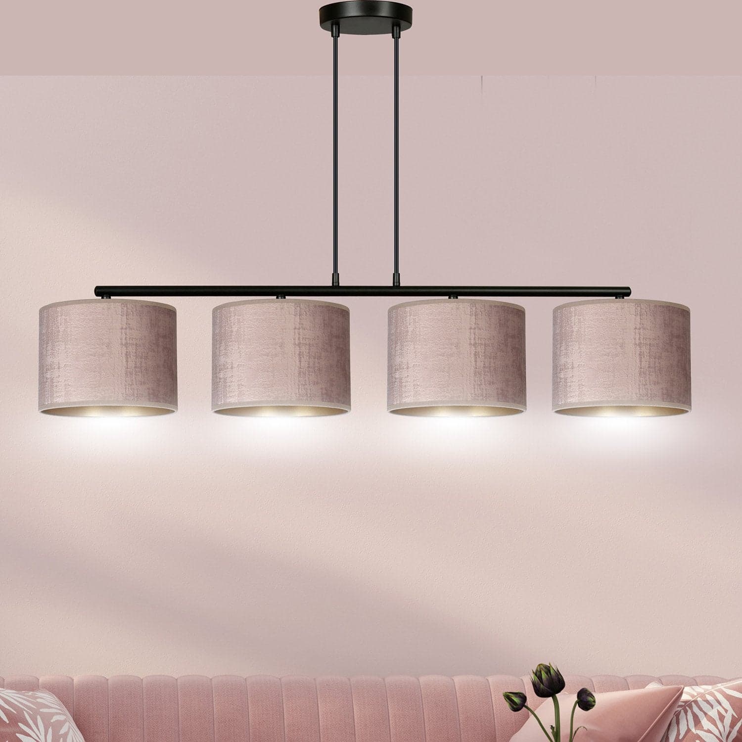 Lampadario 4 Luci Hilde In Acciaio Nero E Paralumi In Tessuto Rosa in Lampade a sospensione LuceArt - Montecorvino Pugliano, commercioVirtuoso.it
