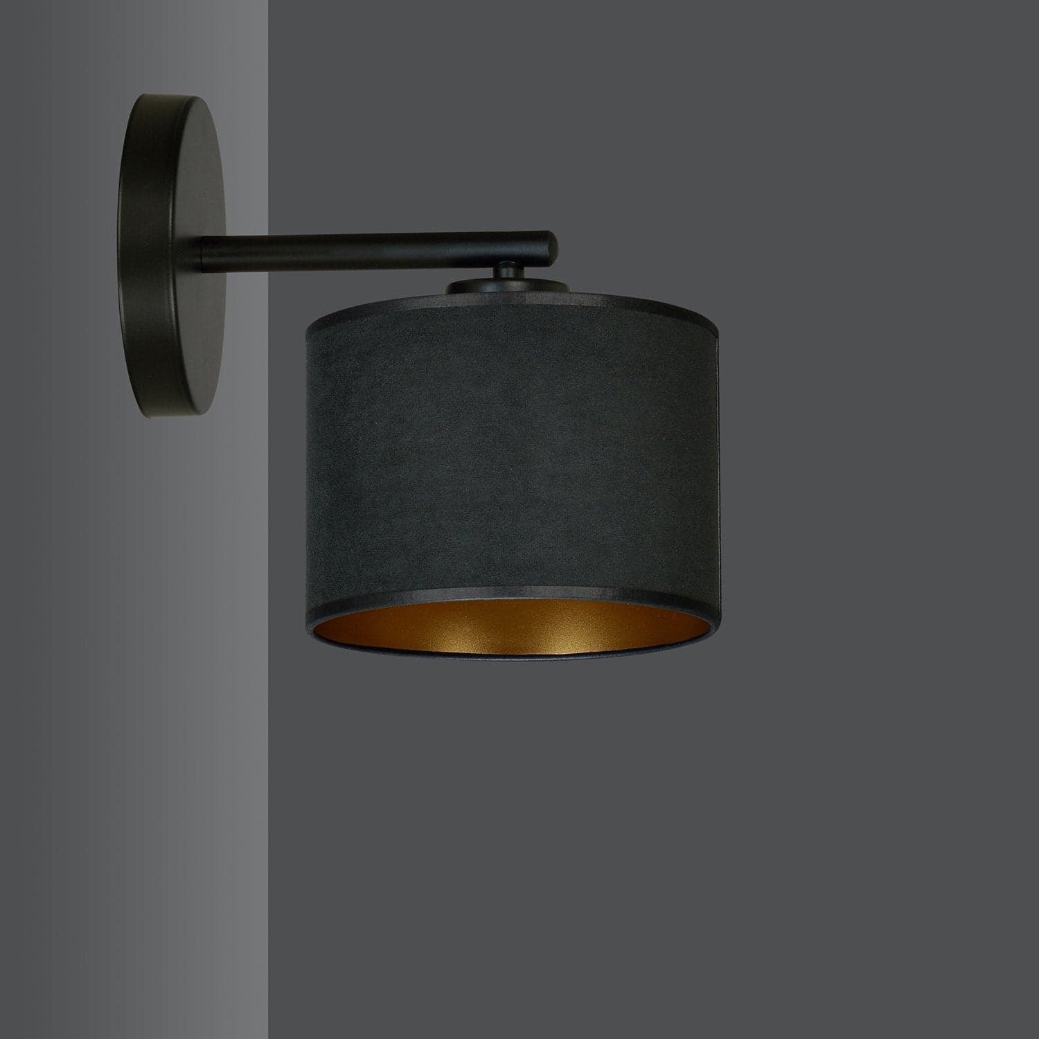 Applique 1 Luce Hilde In Acciaio Nero E Paralume In Tessuto Nero in Applique LuceArt - Montecorvino Pugliano, commercioVirtuoso.it