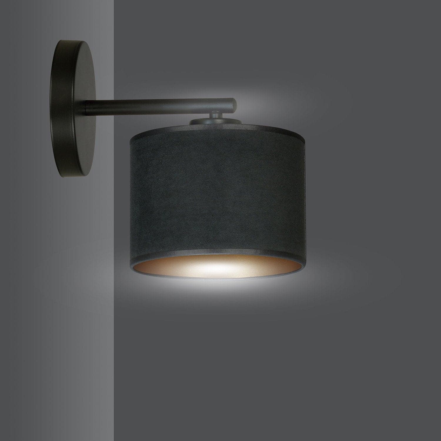 Applique 1 Luce Hilde In Acciaio Nero E Paralume In Tessuto Nero in Applique LuceArt - Montecorvino Pugliano, commercioVirtuoso.it
