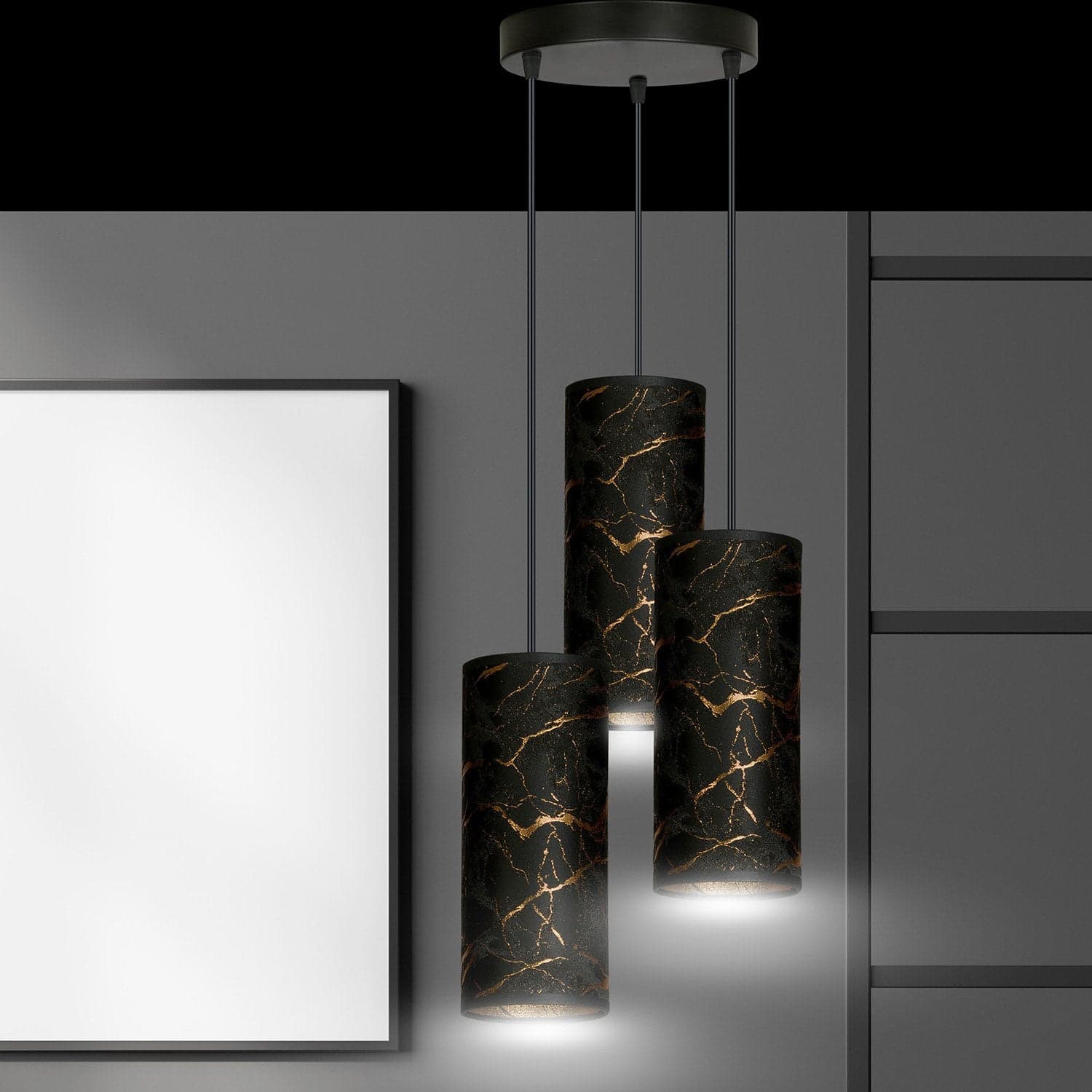 Sospensione Tonda 3 Luci Karli In Acciaio Nero E Paralumi Effetto Marmo Dorato in Lampade a sospensione LuceArt - Montecorvino Pugliano, commercioVirtuoso.it