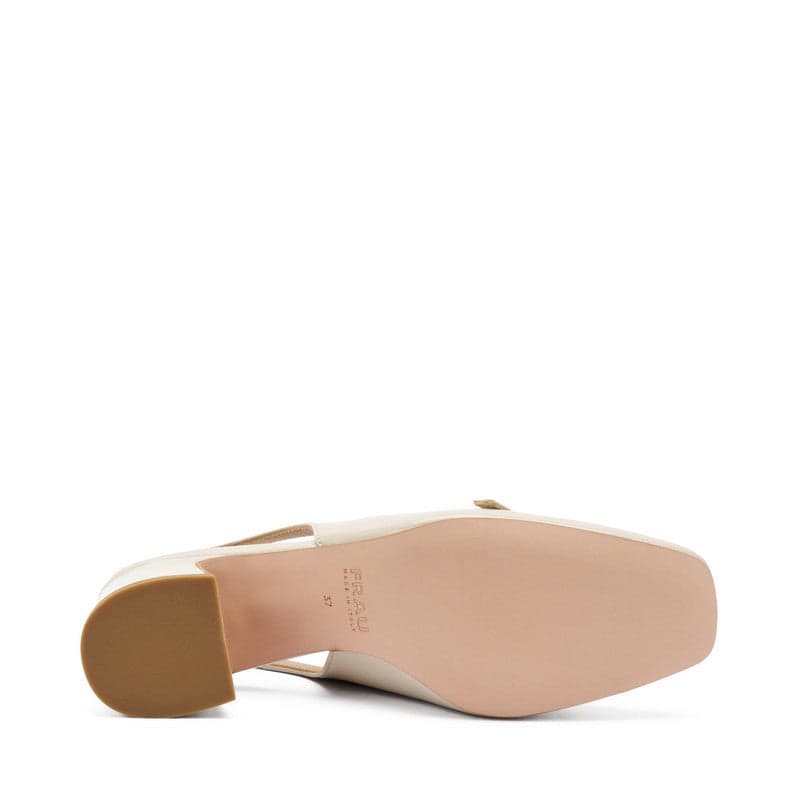 Frau slingback in vernice ecrù con mini cinturino 79T7 in Scarpe col tacco Teresi Calzature - Marsala, commercioVirtuoso.it