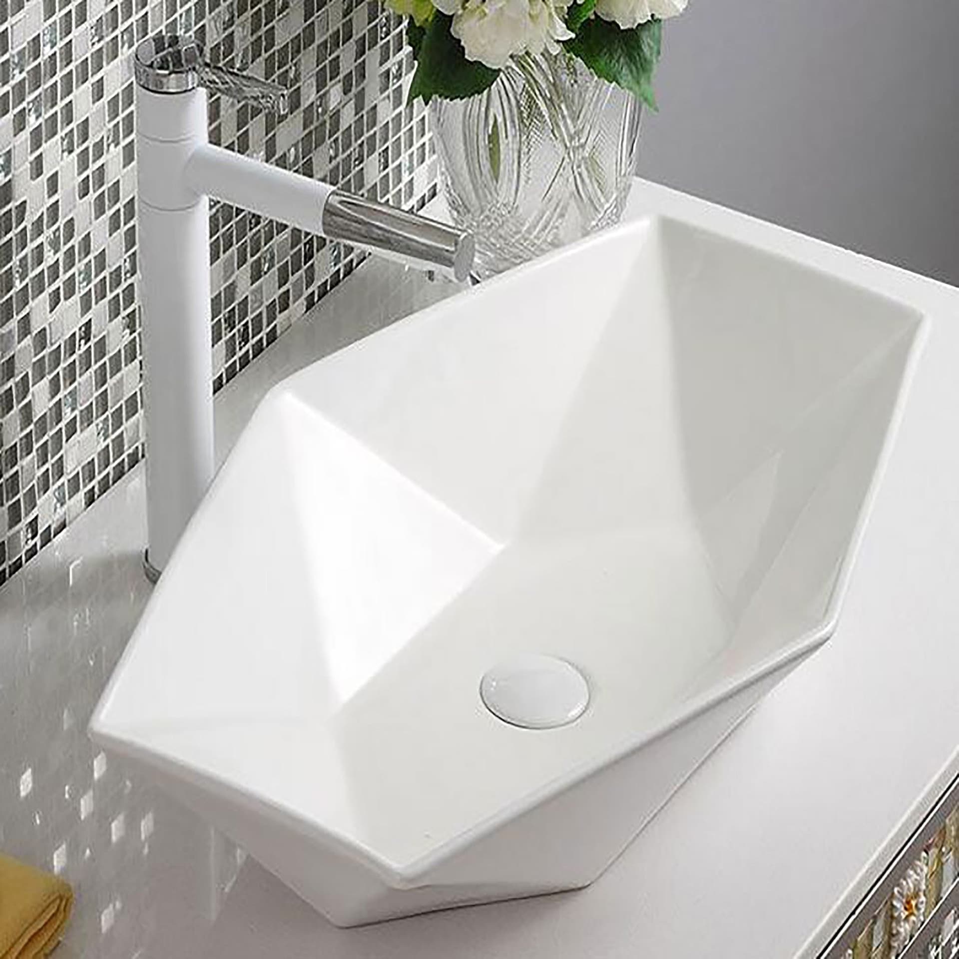 Lavabo bianco esagonale da appoggio bianco 37x57 in Lavabi Mondialshop - Parabiago, commercioVirtuoso.it