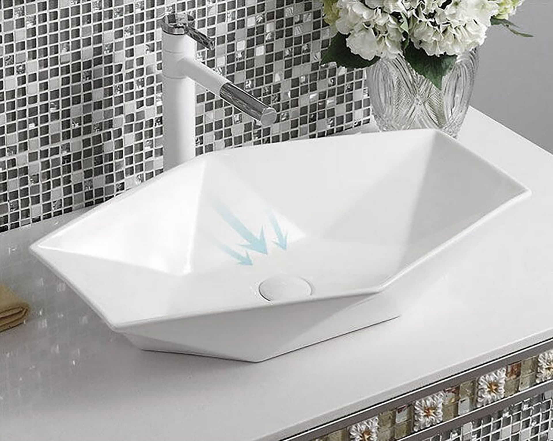 Lavabo bianco esagonale da appoggio bianco 37x57 in Lavabi Mondialshop - Parabiago, commercioVirtuoso.it