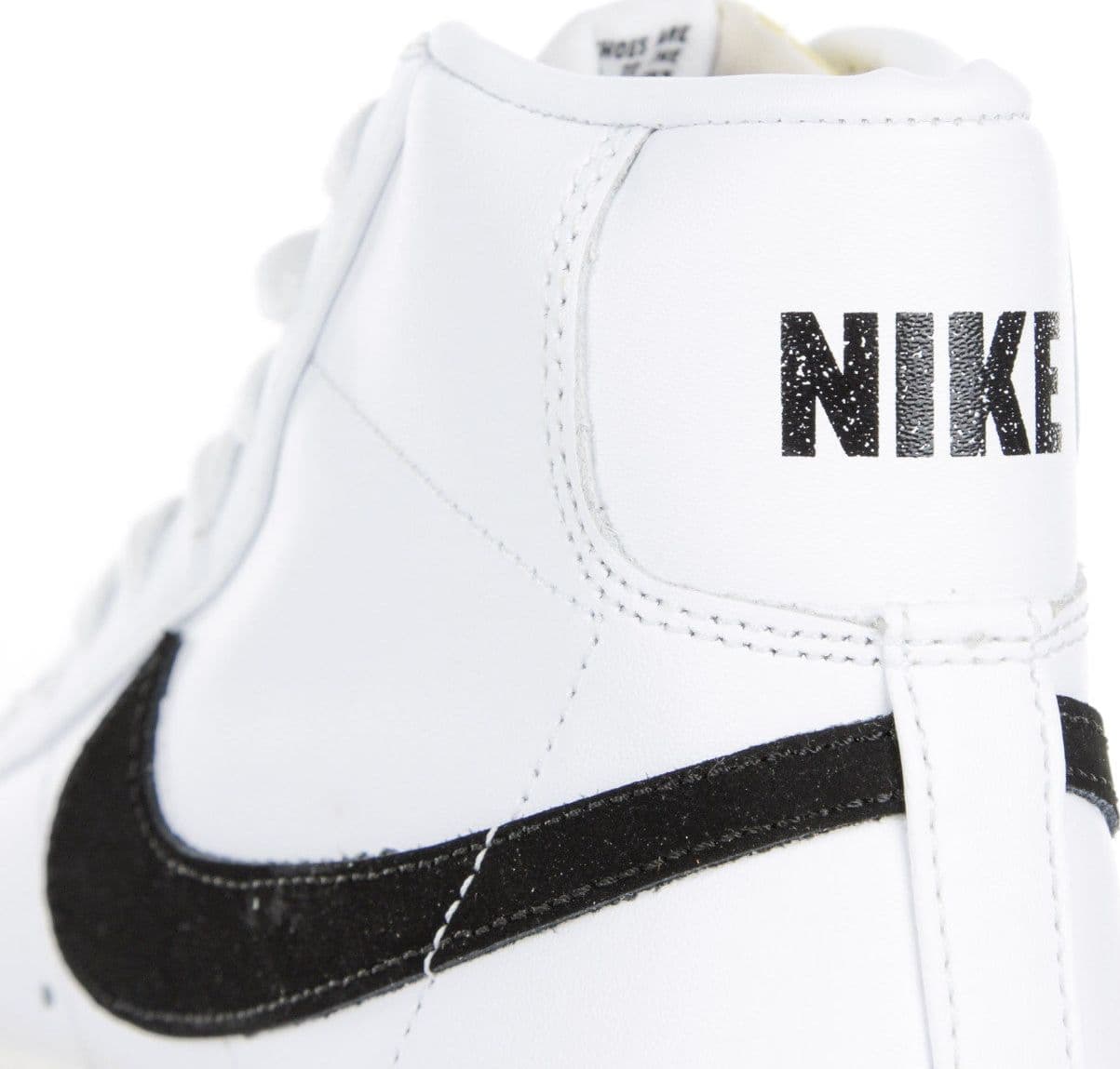 Nike Scarpa Alta Uomo Blazer Mid 77 Vintage White/black da uomo in Sneaker casual Drestige - Casamassima, commercioVirtuoso.it