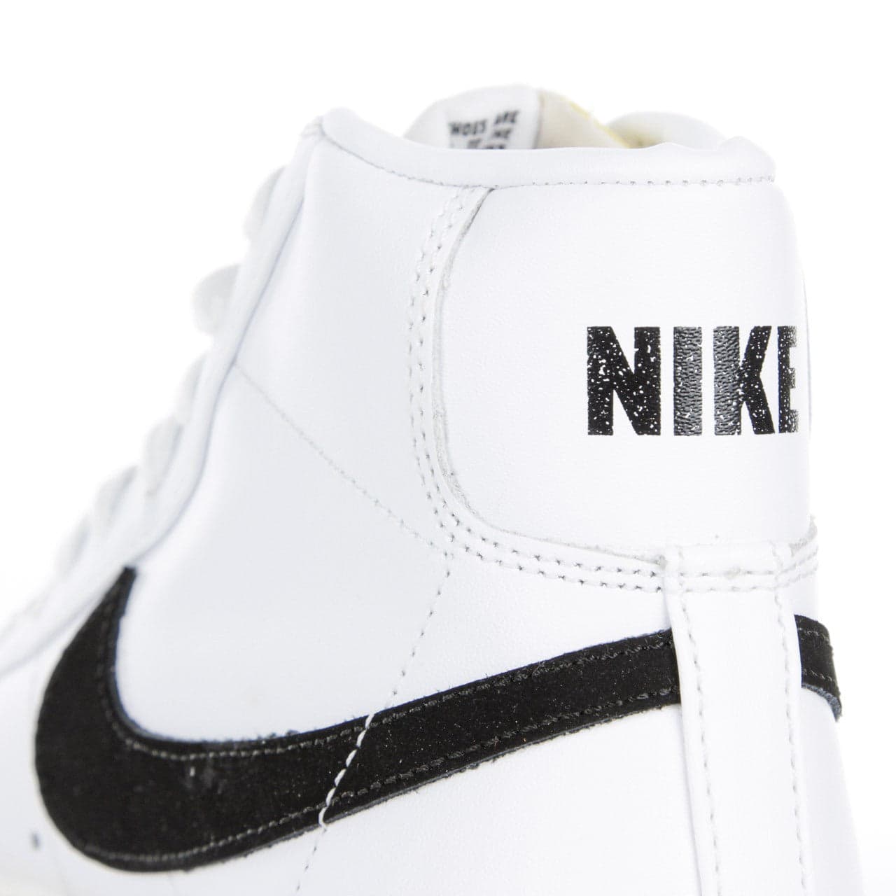Nike Scarpa Alta Uomo Blazer Mid 77 Vintage White/black da uomo in Sneaker casual Drestige - Casamassima, commercioVirtuoso.it