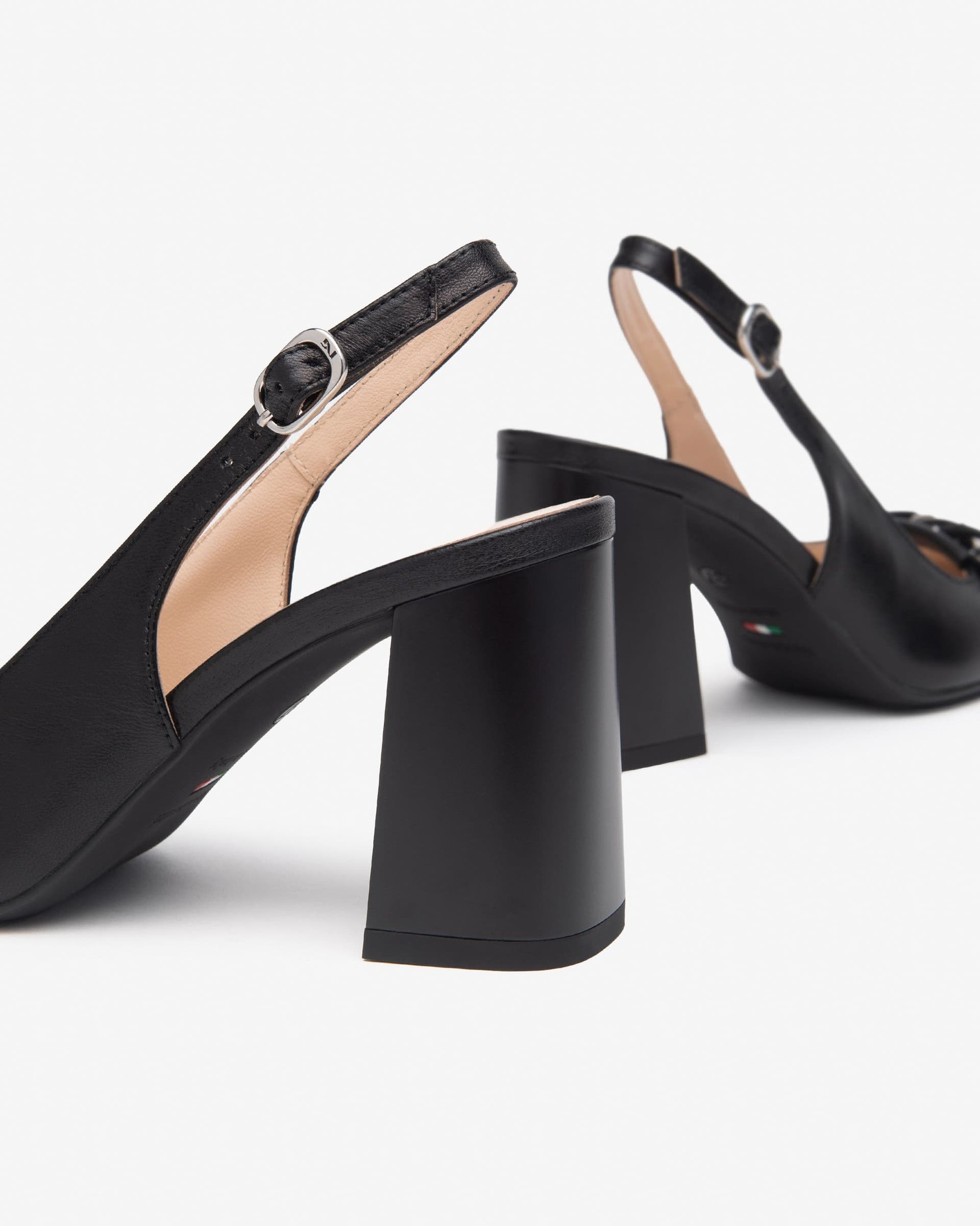 Nero Giardini slingback in pelle nero con accessorio E512310D100 in Scarpe col tacco Teresi Calzature - Marsala, commercioVirtuoso.it