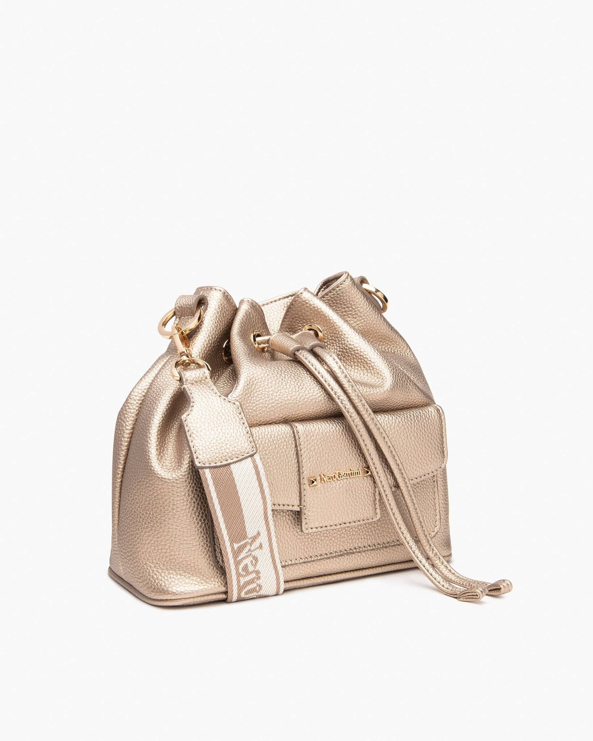 Nero Giardini borsa a secchiello da donna platino E543963D415 in Borse a mano Teresi Calzature - Marsala, commercioVirtuoso.it