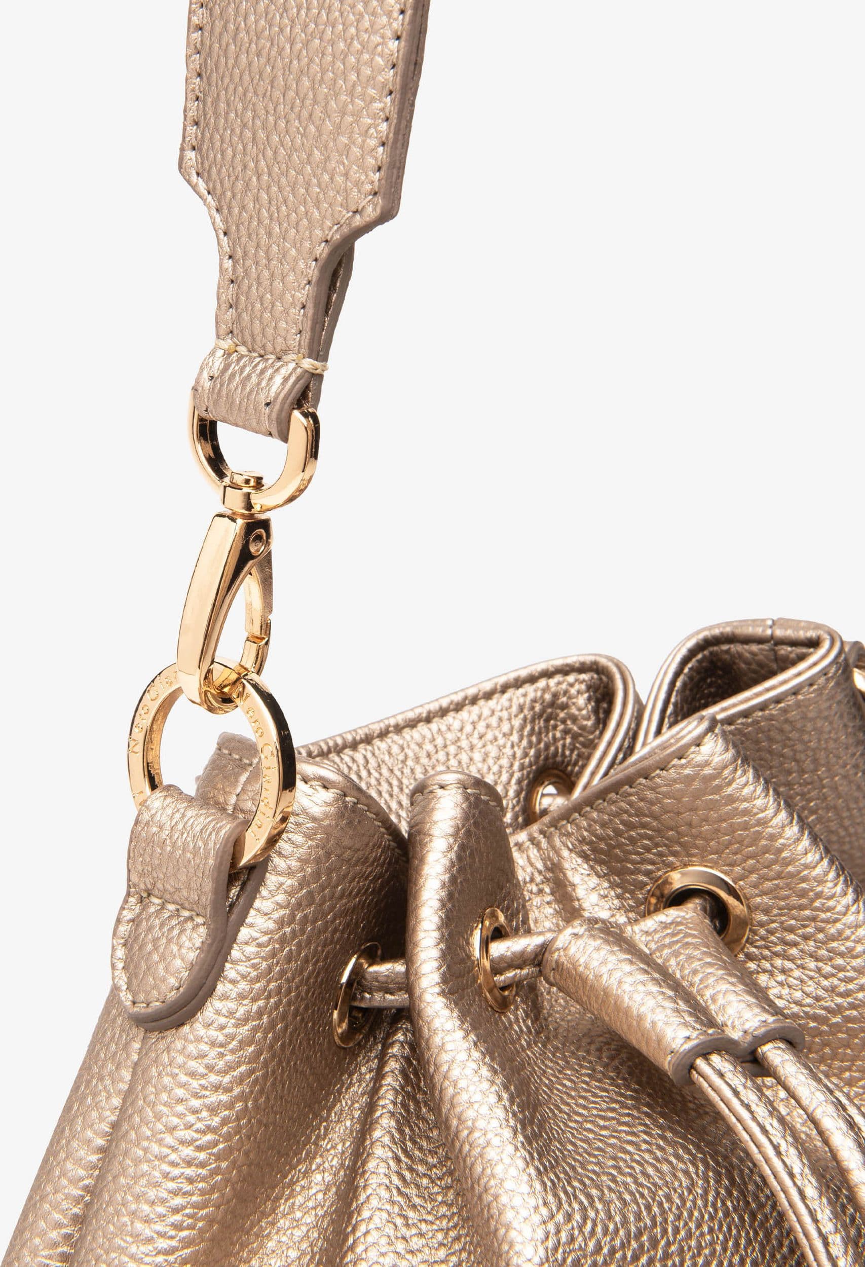 Nero Giardini borsa a secchiello da donna platino E543963D415 in Borse a mano Teresi Calzature - Marsala, commercioVirtuoso.it