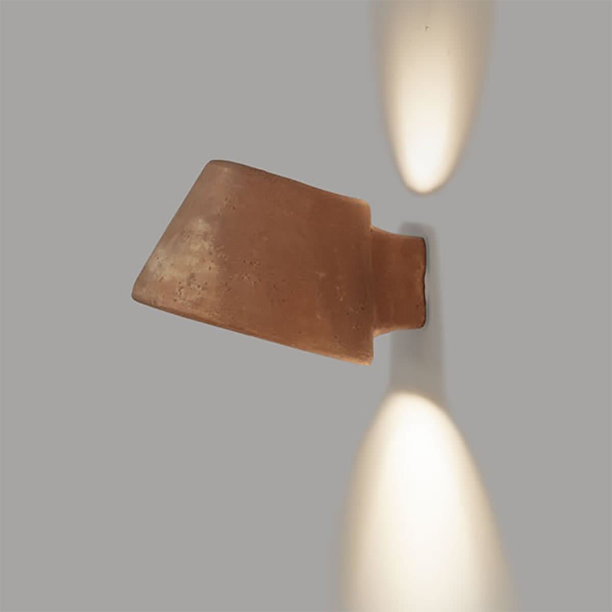 Applique esterno led Toscot TOBO P240 900LM 3000K IP55 lampada parete biemissione artigianale dimmerabile in Lampade da parete Lampadari Bartalini - Colle di Val d’Elsa, commercioVirtuoso.it