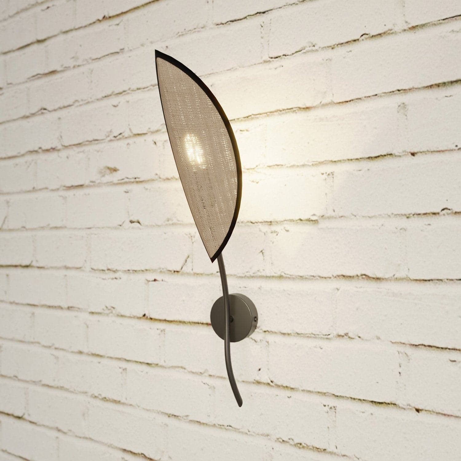 Applique Nordica 1 Luce Lotus In Acciaio Nero E Rattan in Applique LuceArt - Montecorvino Pugliano, commercioVirtuoso.it